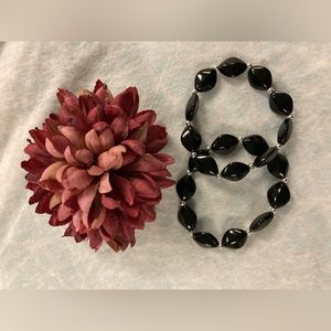 Set of two Belks stretchable vintage oval onyx-like stone bracelet.